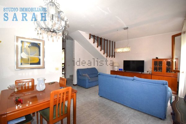 casa indipendente in vendita a Viareggio