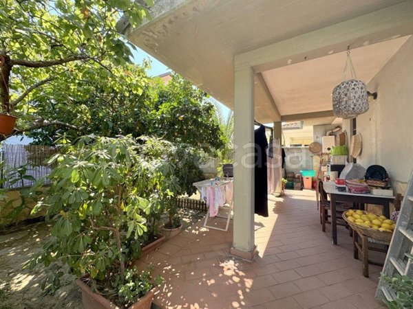 casa indipendente in vendita a Viareggio in zona Torre del Lago