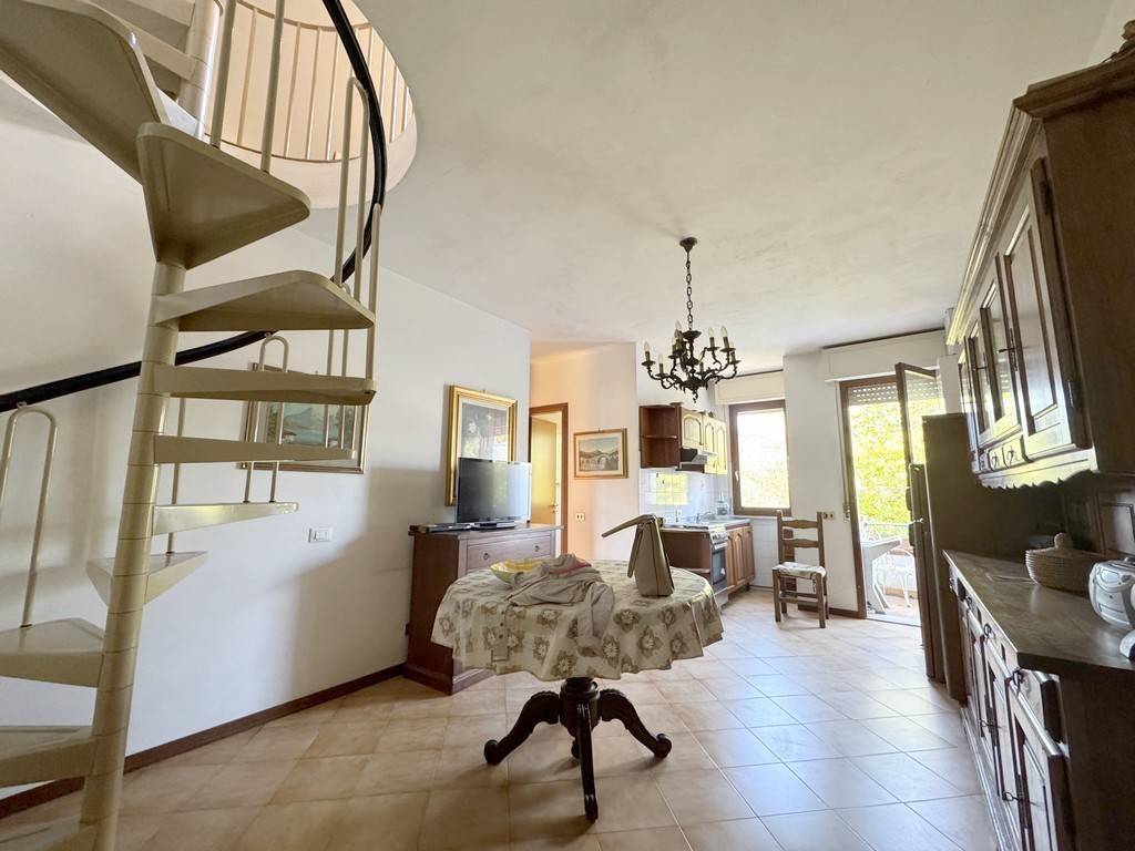 appartamento in vendita a Viareggio in zona Torre del Lago