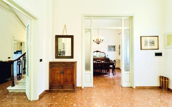 casa indipendente in vendita a Viareggio in zona Centro Storico