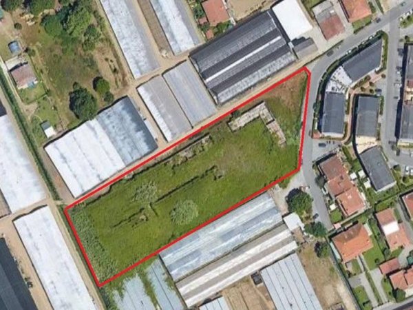 locale commerciale in vendita a Viareggio