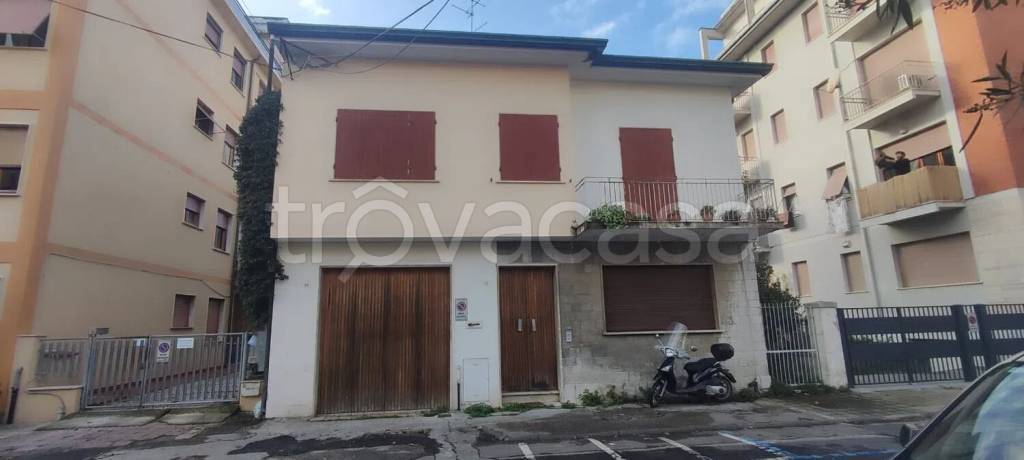 casa indipendente in vendita a Viareggio in zona Centro Storico