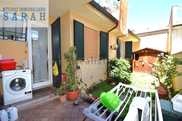 casa indipendente in vendita a Viareggio