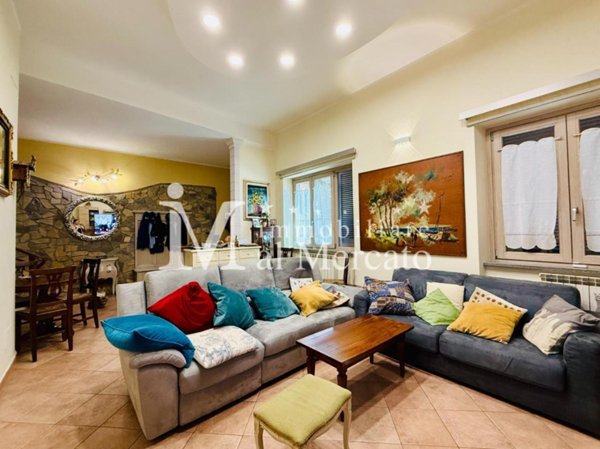 casa indipendente in vendita a Viareggio in zona Centro Storico