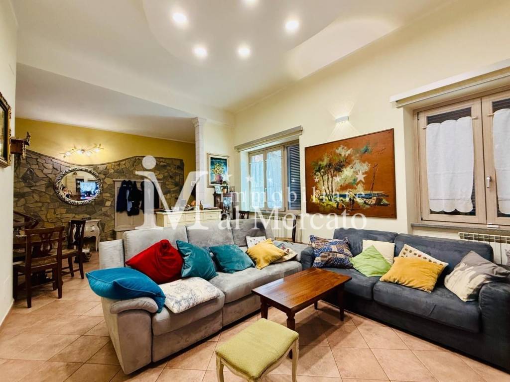 casa indipendente in vendita a Viareggio in zona Torre del Lago