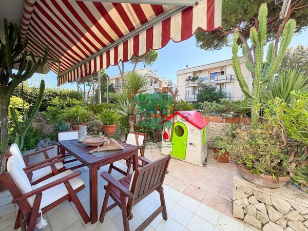 casa indipendente in vendita a Viareggio in zona Don Bosco