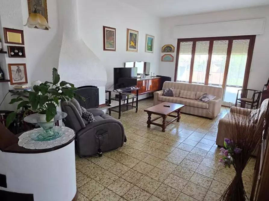 casa indipendente in vendita a Viareggio