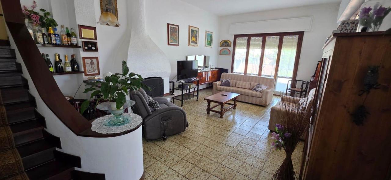 casa indipendente in vendita a Viareggio