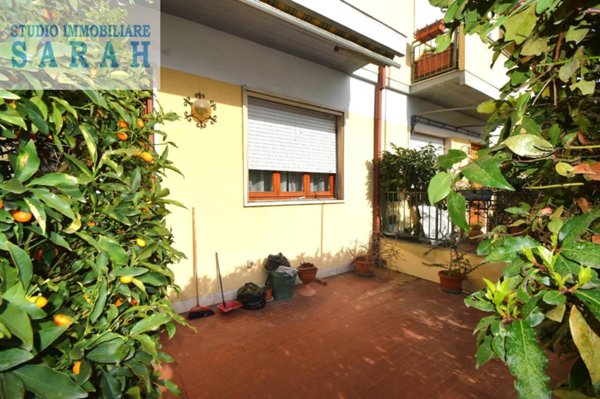 casa indipendente in vendita a Viareggio in zona Campo d'Aviazione