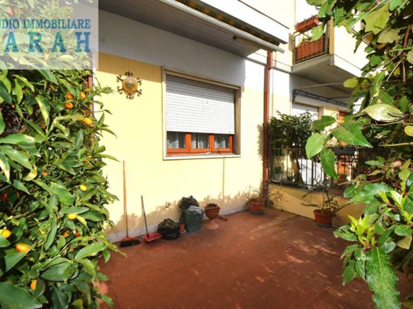 casa indipendente in vendita a Viareggio in zona Campo d'Aviazione