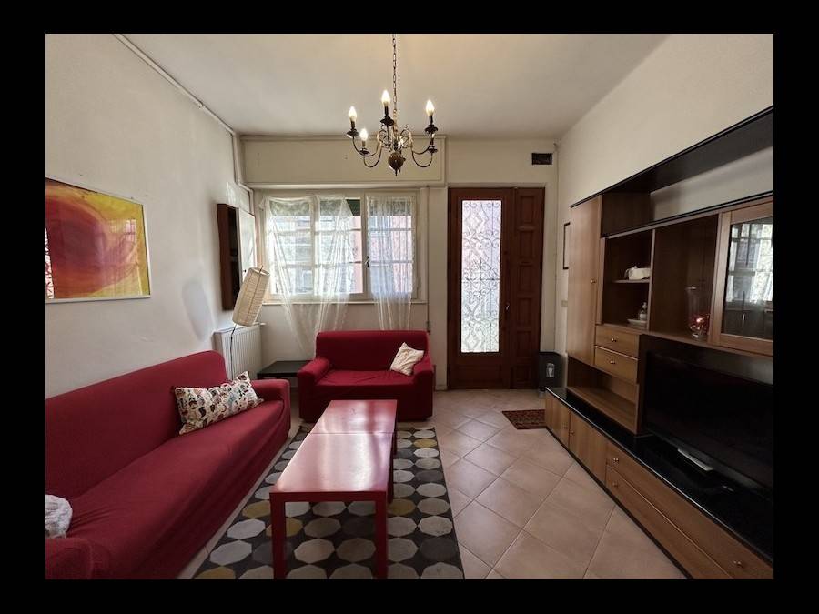 casa indipendente in vendita a Viareggio in zona Centro Storico