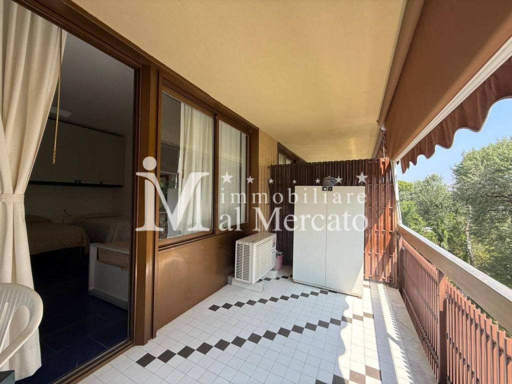 appartamento in vendita a Viareggio in zona Lago Mare