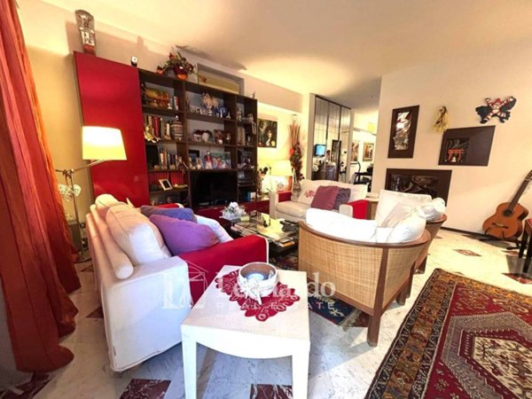 casa indipendente in vendita a Viareggio in zona Centro Storico