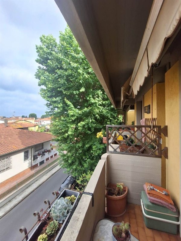 appartamento in vendita a Viareggio in zona Migliarina