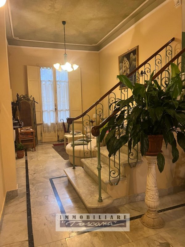 casa indipendente in vendita a Viareggio in zona Centro Storico