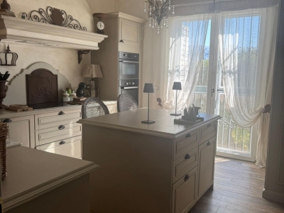 casa indipendente in vendita a Viareggio