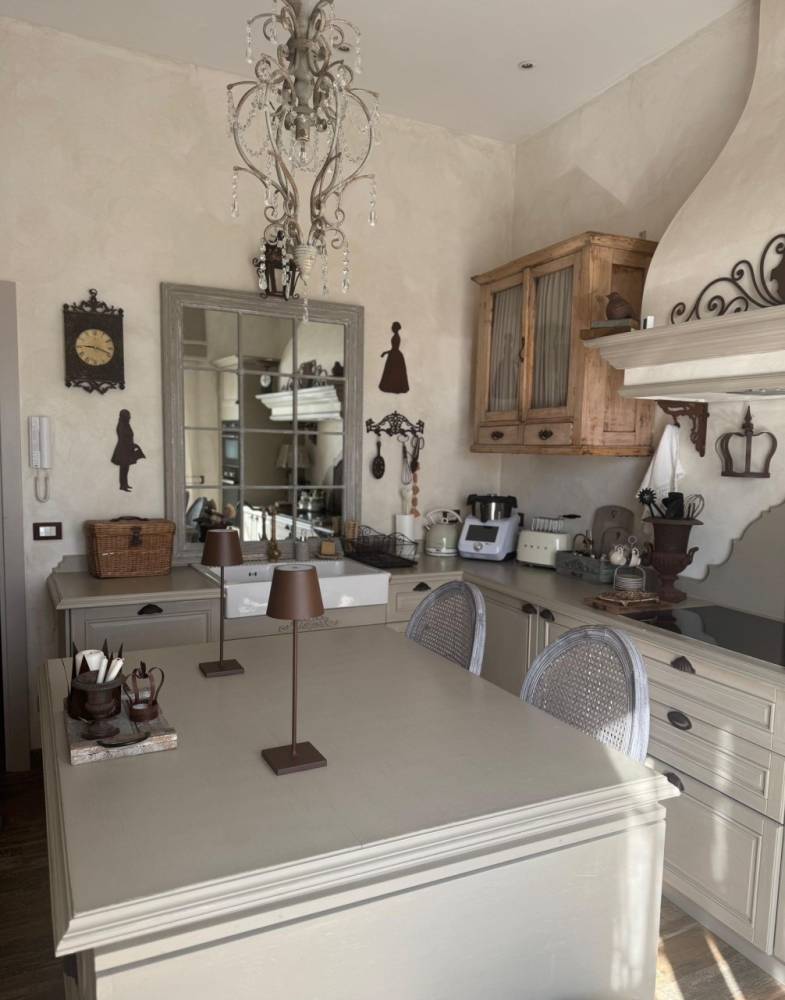 casa indipendente in vendita a Viareggio