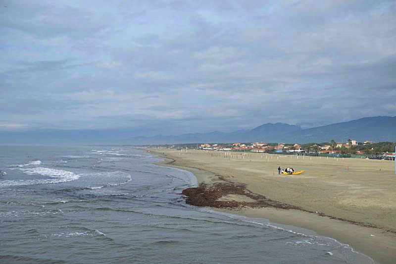 casa indipendente in vendita a Viareggio