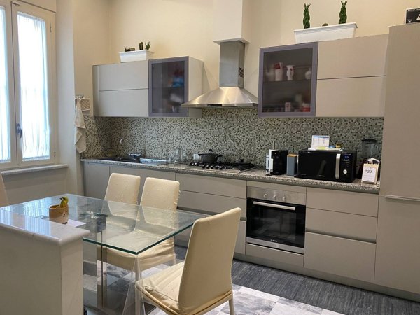 casa indipendente in vendita a Viareggio in zona Centro Storico