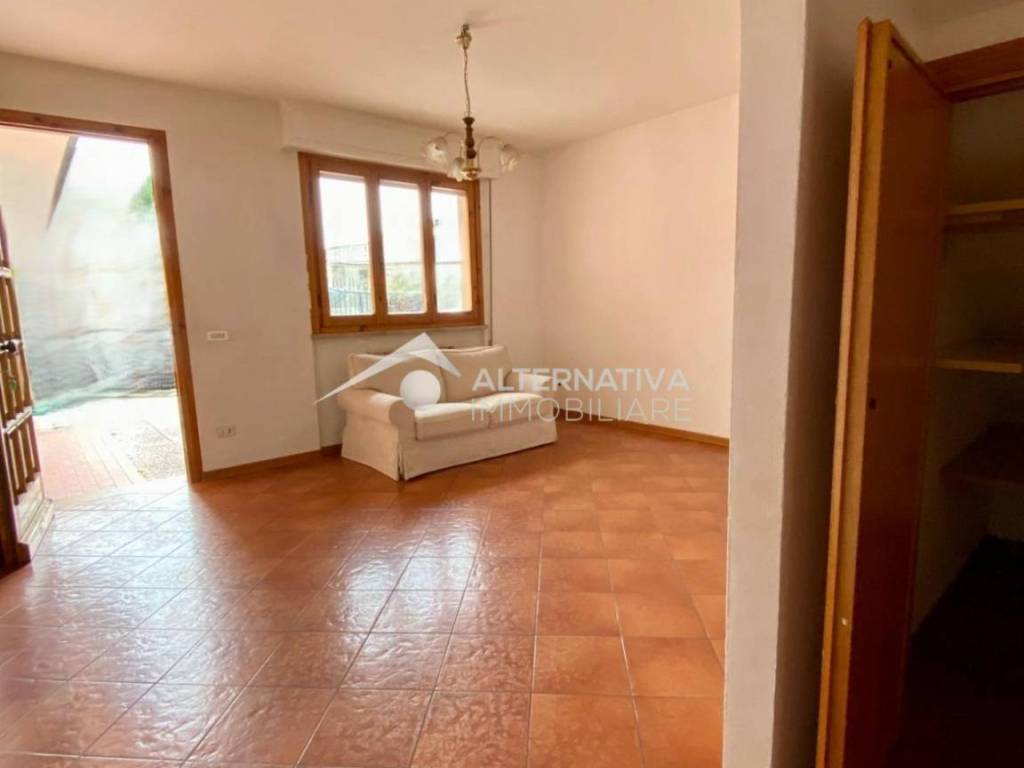 casa indipendente in vendita a Viareggio