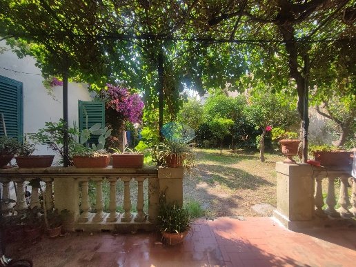casa indipendente in vendita a Viareggio in zona Centro Storico