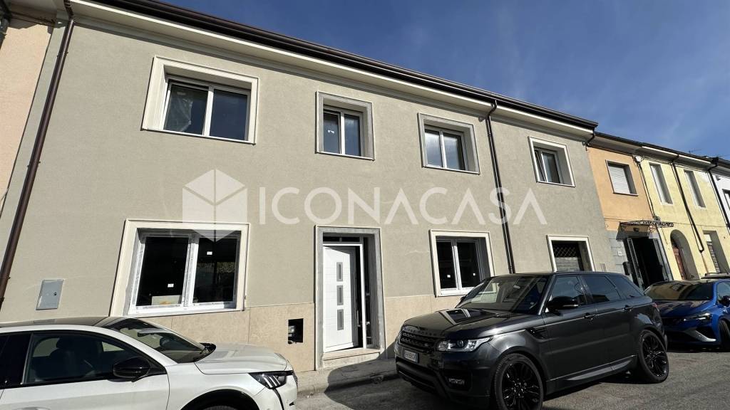 casa indipendente in vendita a Viareggio