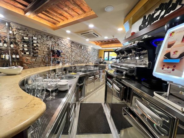 negozio in vendita a Viareggio