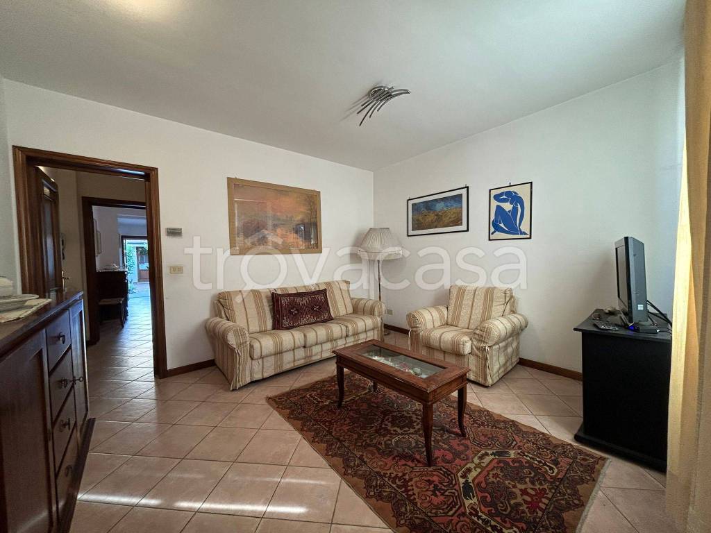 casa indipendente in vendita a Viareggio