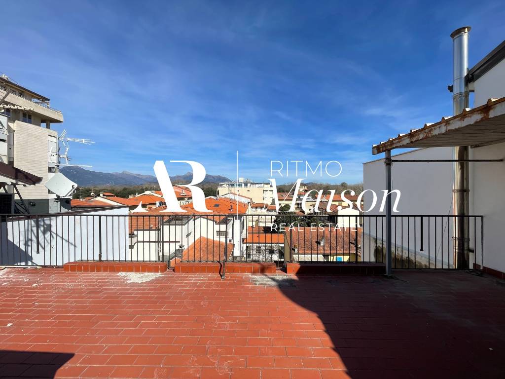 intera palazzina in vendita a Viareggio