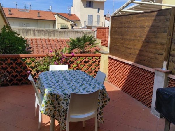 negozio in vendita a Viareggio in zona Migliarina