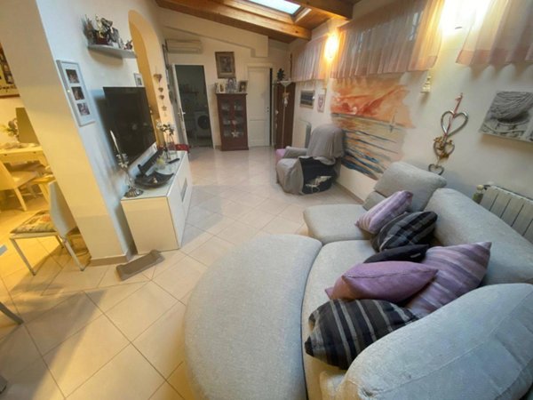 casa indipendente in vendita a Viareggio in zona Migliarina