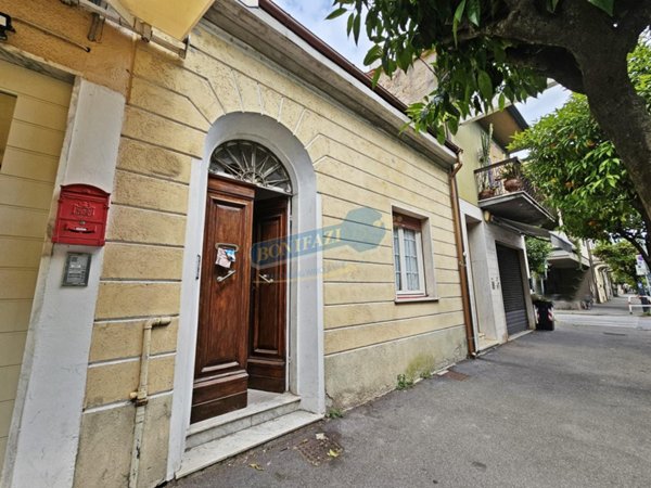 casa indipendente in vendita a Viareggio in zona Centro Storico
