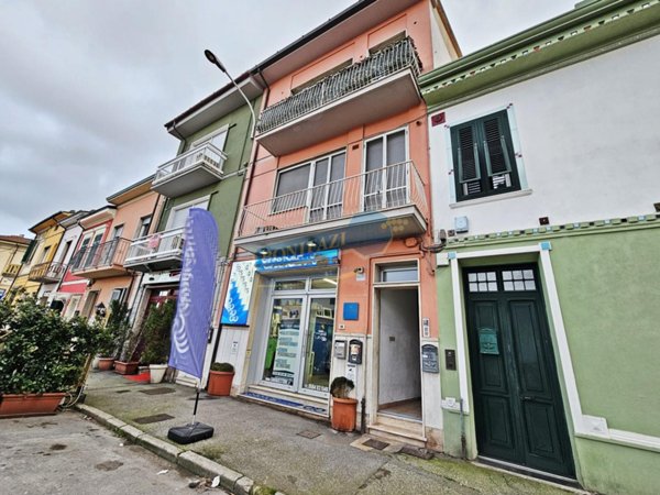 appartamento in vendita a Viareggio in zona Campo d'Aviazione