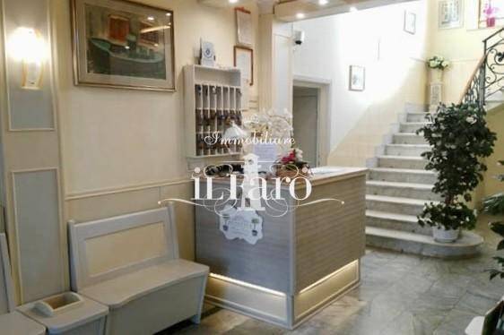 intera palazzina in vendita a Viareggio