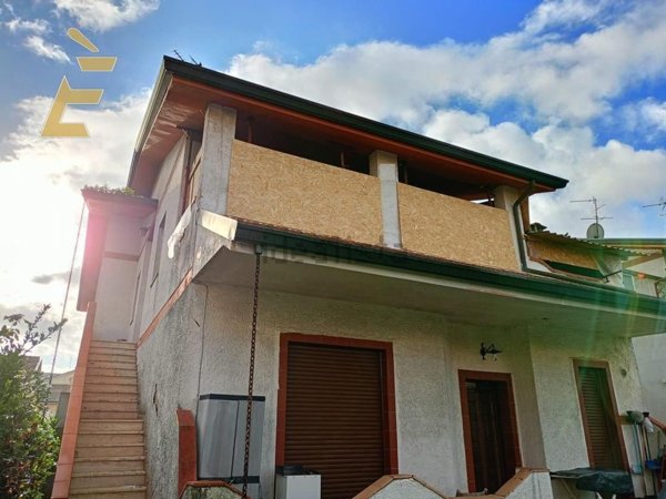 appartamento in vendita a Viareggio in zona Torre del Lago