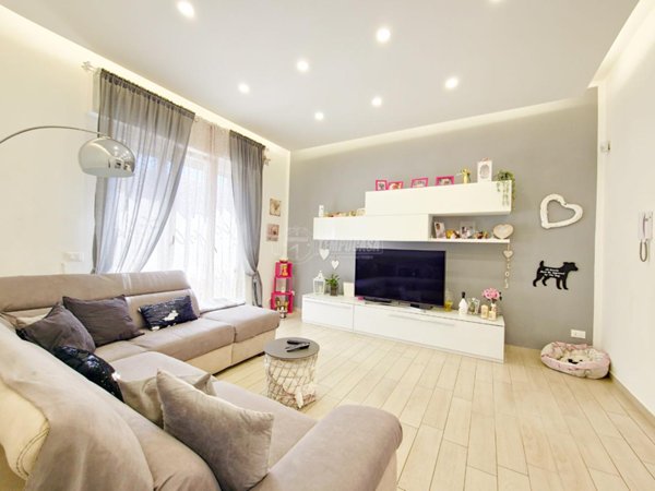 casa indipendente in vendita a Viareggio