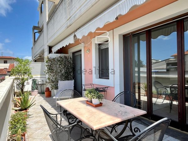 appartamento in vendita a Viareggio in zona Centro Storico