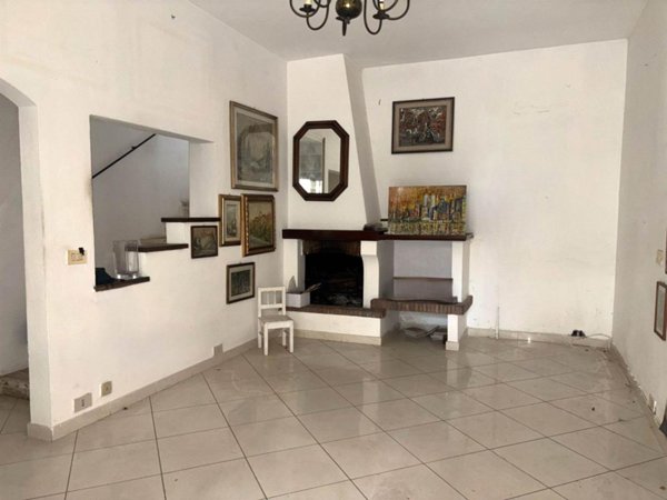 casa indipendente in vendita a Viareggio