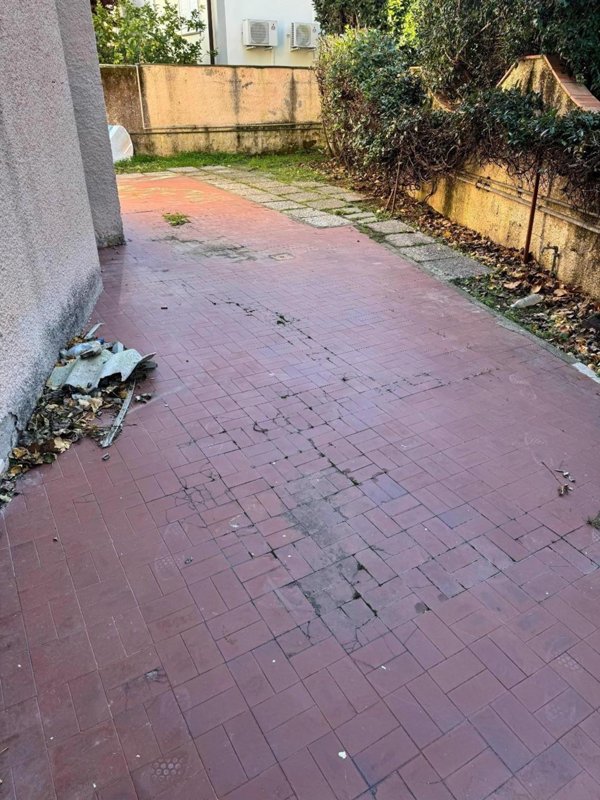 casa indipendente in vendita a Viareggio in zona Campo d'Aviazione
