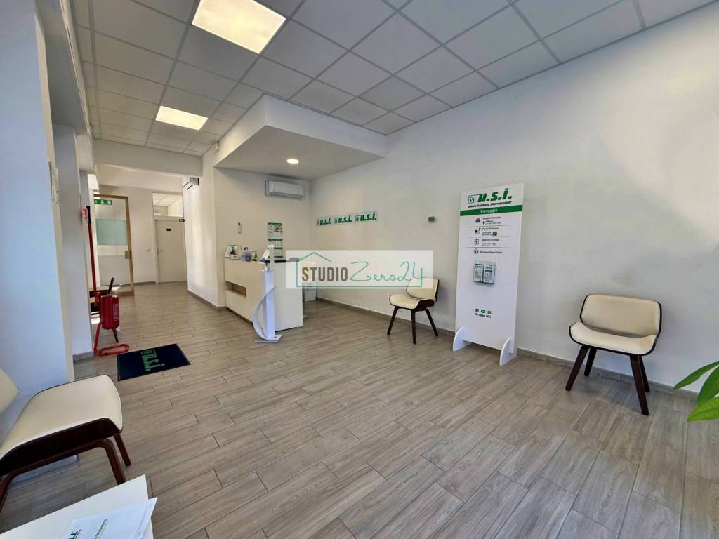 negozio in vendita a Viareggio in zona Centro Storico