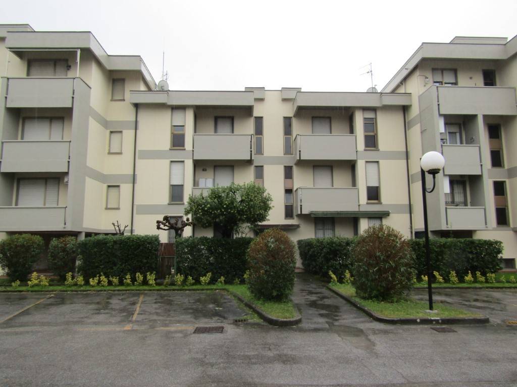 appartamento in vendita a Viareggio in zona Marco Polo