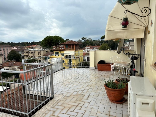 appartamento in vendita a Viareggio