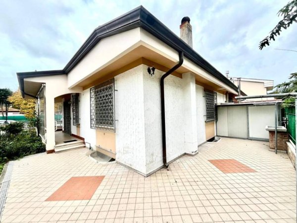 casa indipendente in vendita a Viareggio in zona Don Bosco