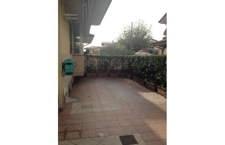 casa indipendente in vendita a Viareggio