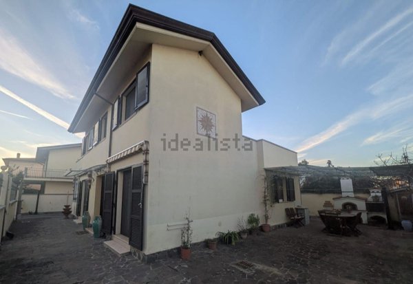 casa indipendente in vendita a Viareggio in zona Torre del Lago