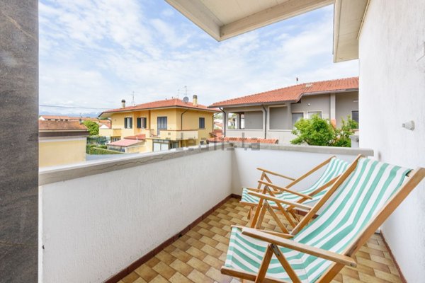 appartamento in vendita a Viareggio in zona Torre del Lago