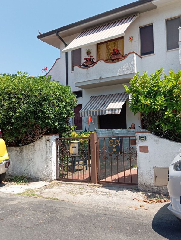 appartamento in vendita a Viareggio in zona Torre del Lago