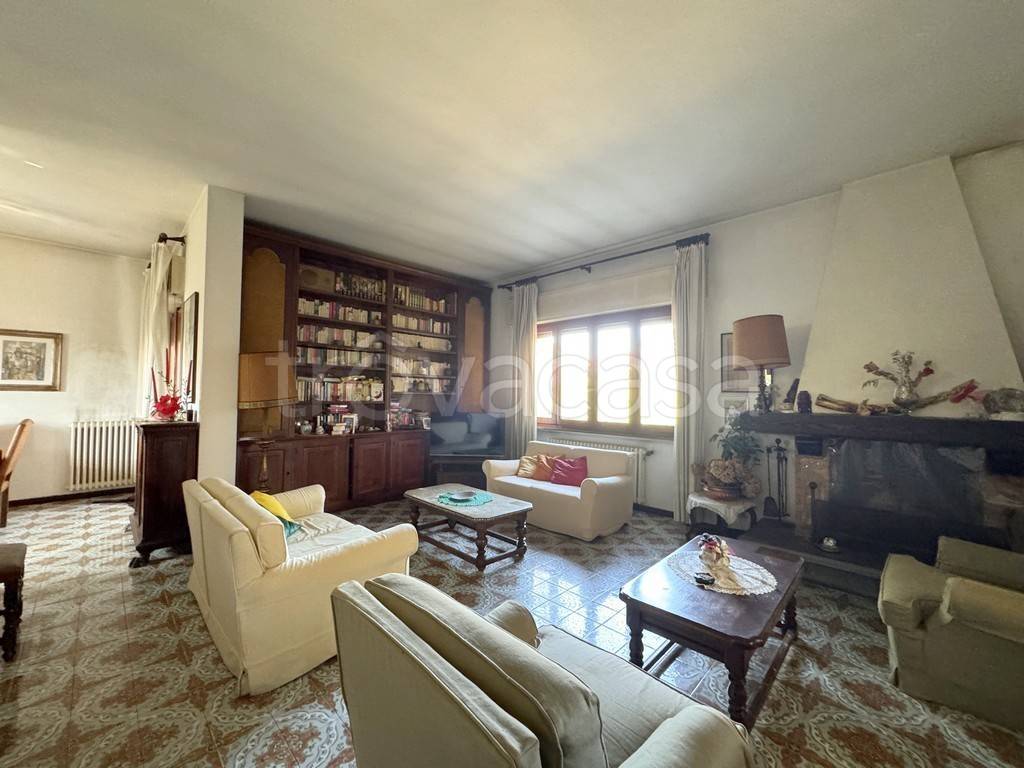 casa indipendente in vendita a Viareggio in zona Campo d'Aviazione