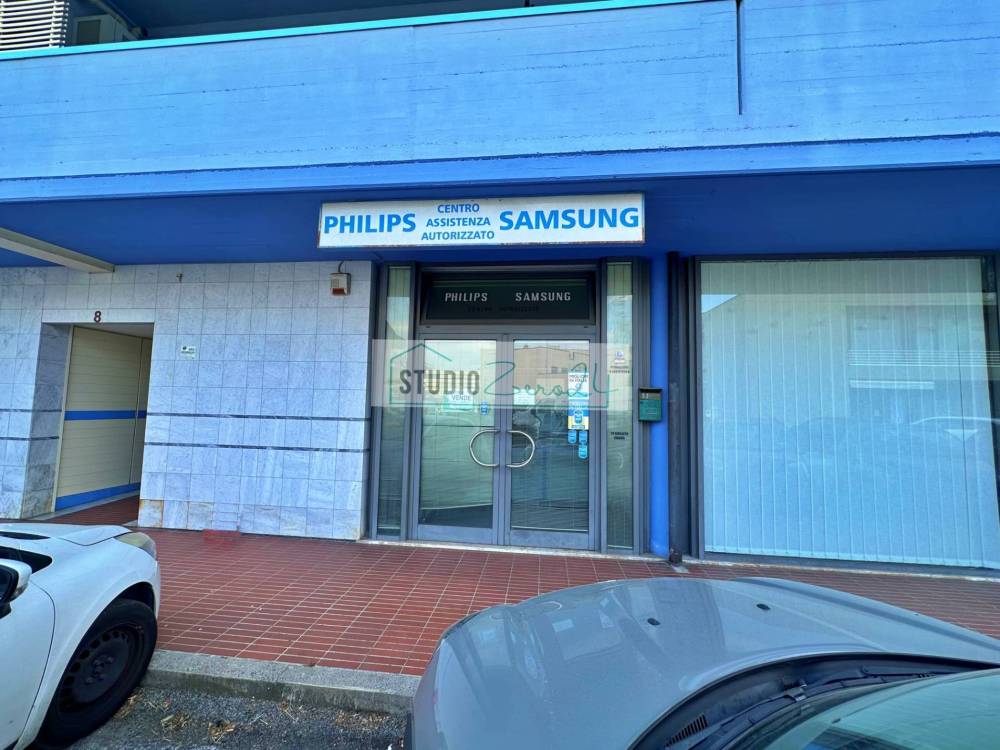 locale commerciale in vendita a Viareggio in zona Migliarina