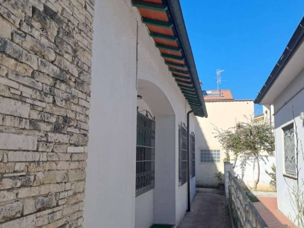 casa indipendente in vendita a Viareggio in zona Marco Polo